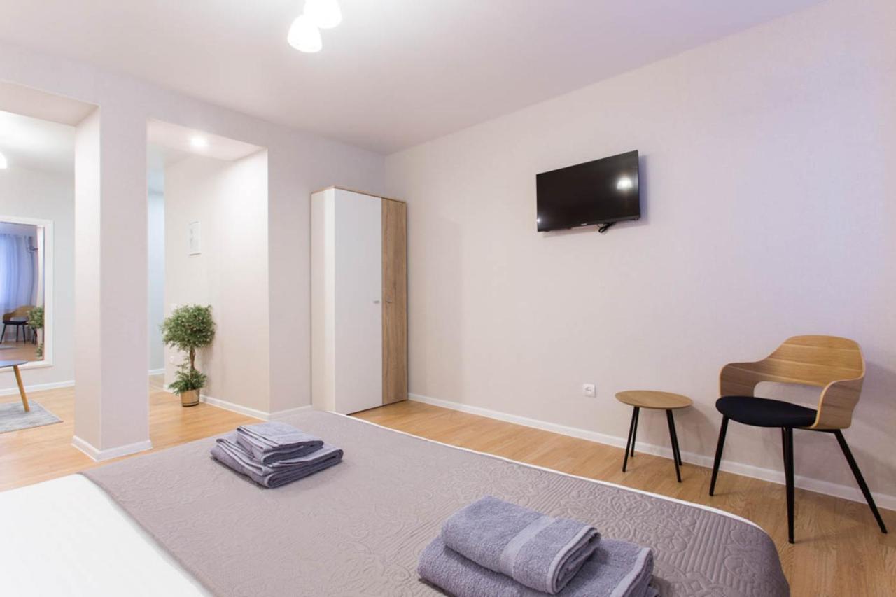 Apartment In The City Center - Gimnasiyna Naberezhna 24A-1 Kharkov Luaran gambar