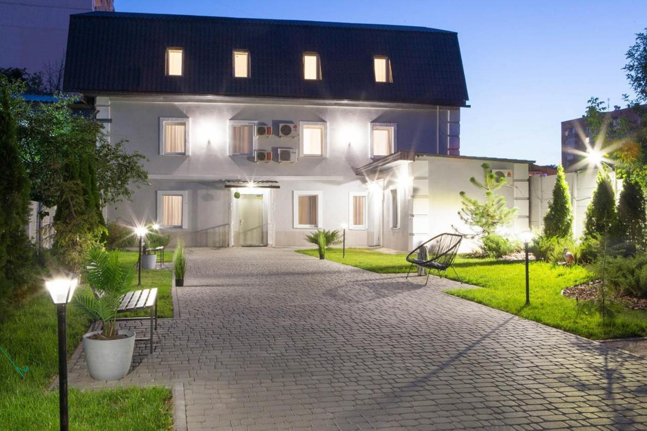 Apartment In The City Center - Gimnasiyna Naberezhna 24A-1 Kharkov Luaran gambar
