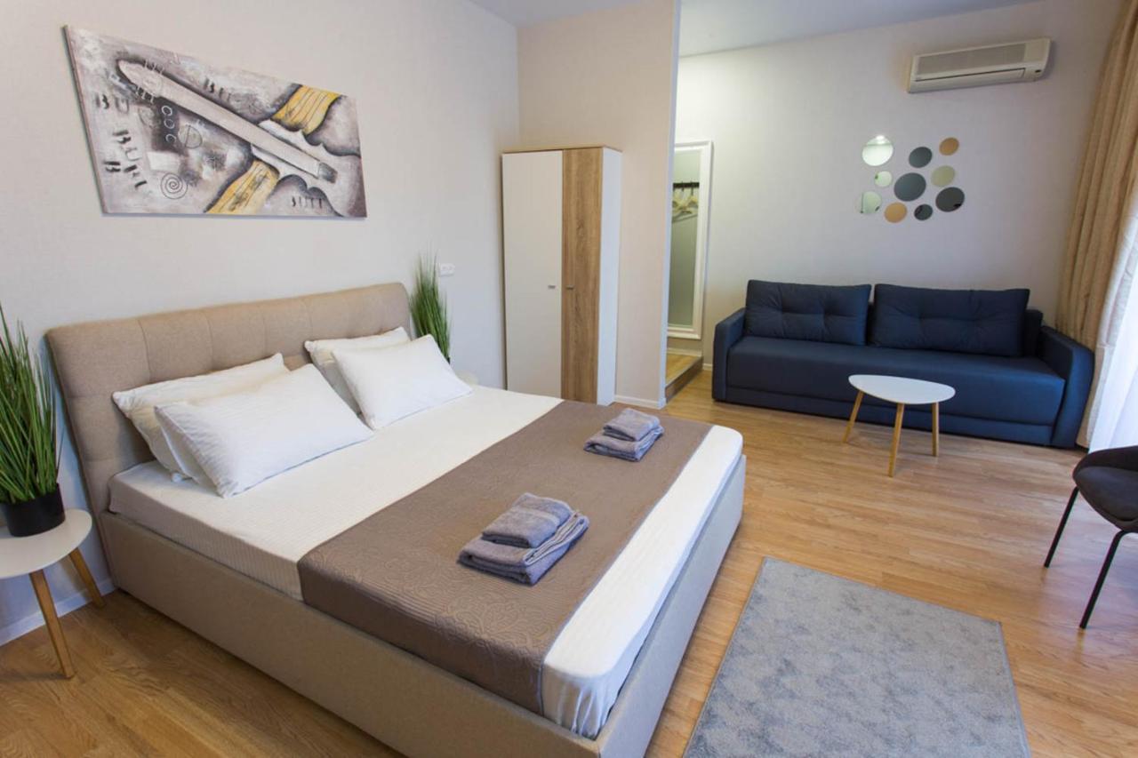 Apartment In The City Center - Gimnasiyna Naberezhna 24A-1 Kharkov Luaran gambar